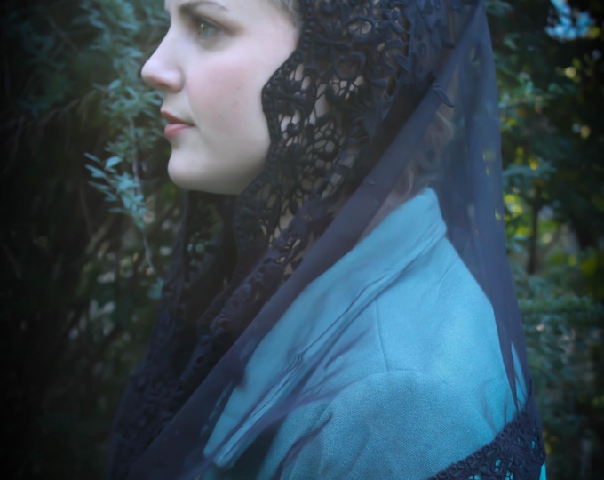 Evintage Veils~ Traditional Soft Lace French Chapel Veil Mantilla in Ivory
