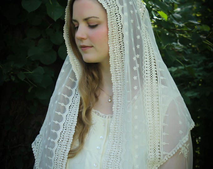 Evintage Veils~ READY TO SHIP Stella Maris Ivory Large Triangle-Style Chapel Veil Mantilla Latin Mass