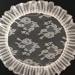 Evintage Veils~ Princess Style Chantilly Lace Traditional Catholic White or Black Lace  Mantilla Chapel Veil
