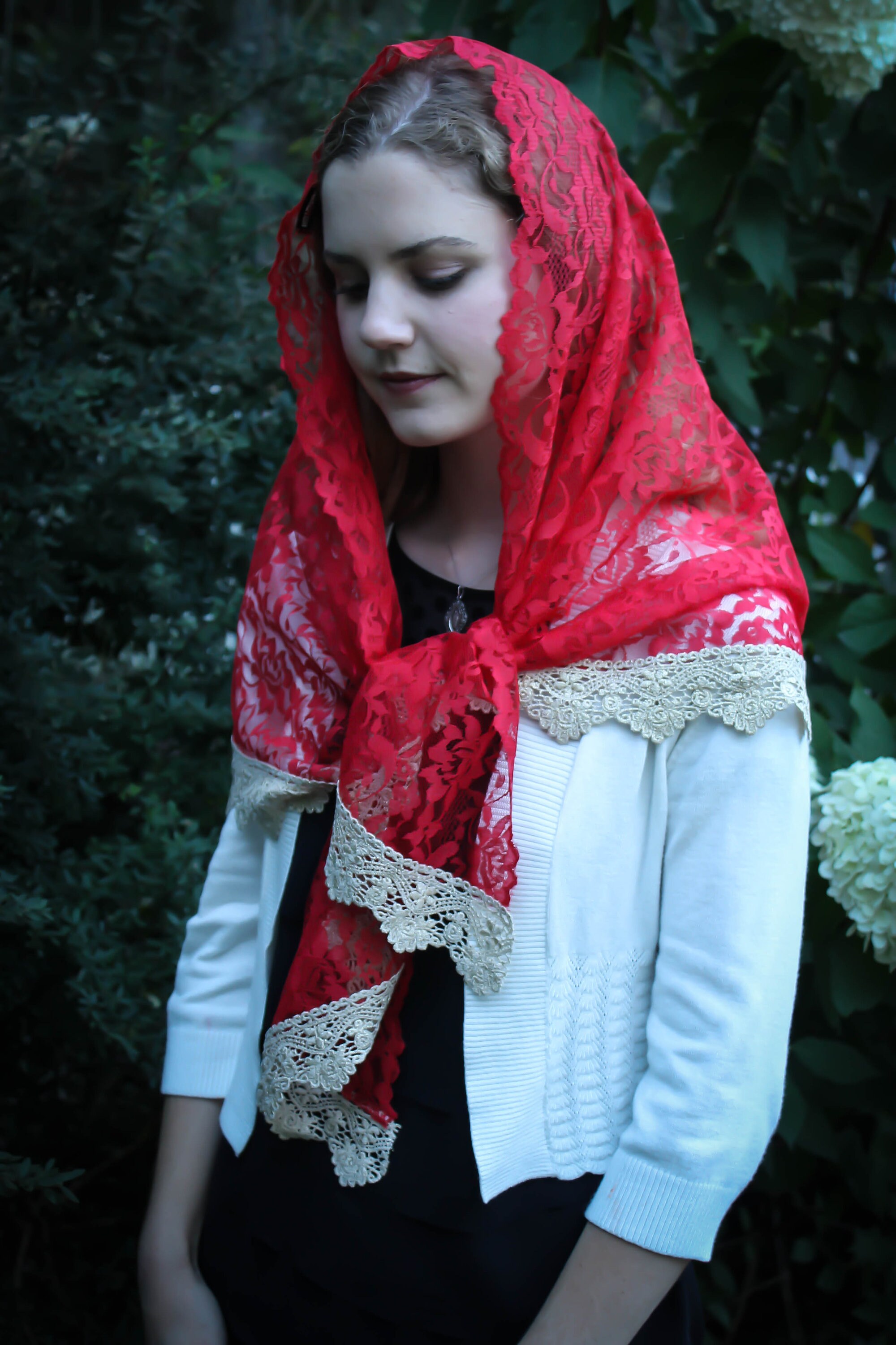 Evintage Veils Lovely Pentecost Red/Gold or Ivory/Gold Embroidered