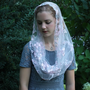 Evintage VeilsREADY TO SHIP Our Lady of the Rosary Joyful Mysteries Multicolored Embroidered Lace Chapel Veil Mantilla Infinity image 5