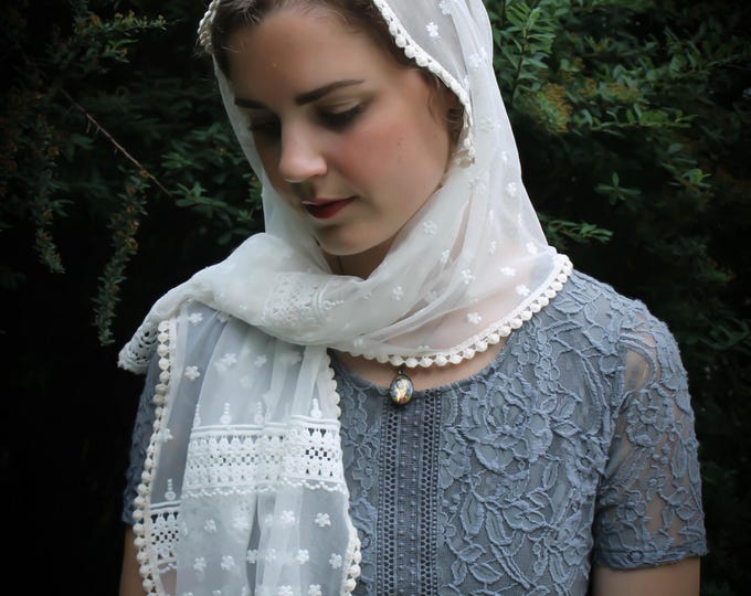 Evintage Veils~READY TO SHIP  Stella Maris Cream White Small Wrap-Style Chapel Veil Mantilla Latin Mass