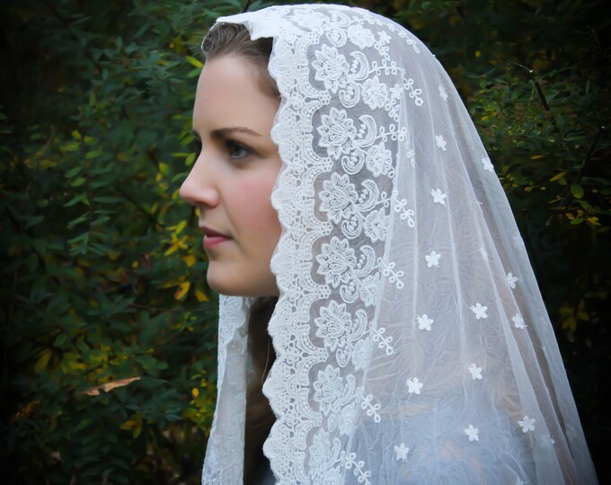 Evintage Veils~ Our Lady of the Lily  Cream White Embroidered  Lace Chapel Veil Mantilla D Shape