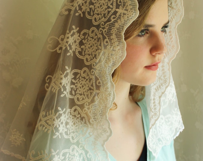Evintage Veils~ Our Lady of Angels** Vintage Inspired Lace Chapel Veil Mantilla Classic D Shaped Veil