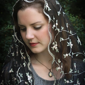 Evintage Veils~ READY TO SHIP  Wrap Style Black Floral Veil St. Therese  Little Flower  Lace Mantilla Chapel Veil