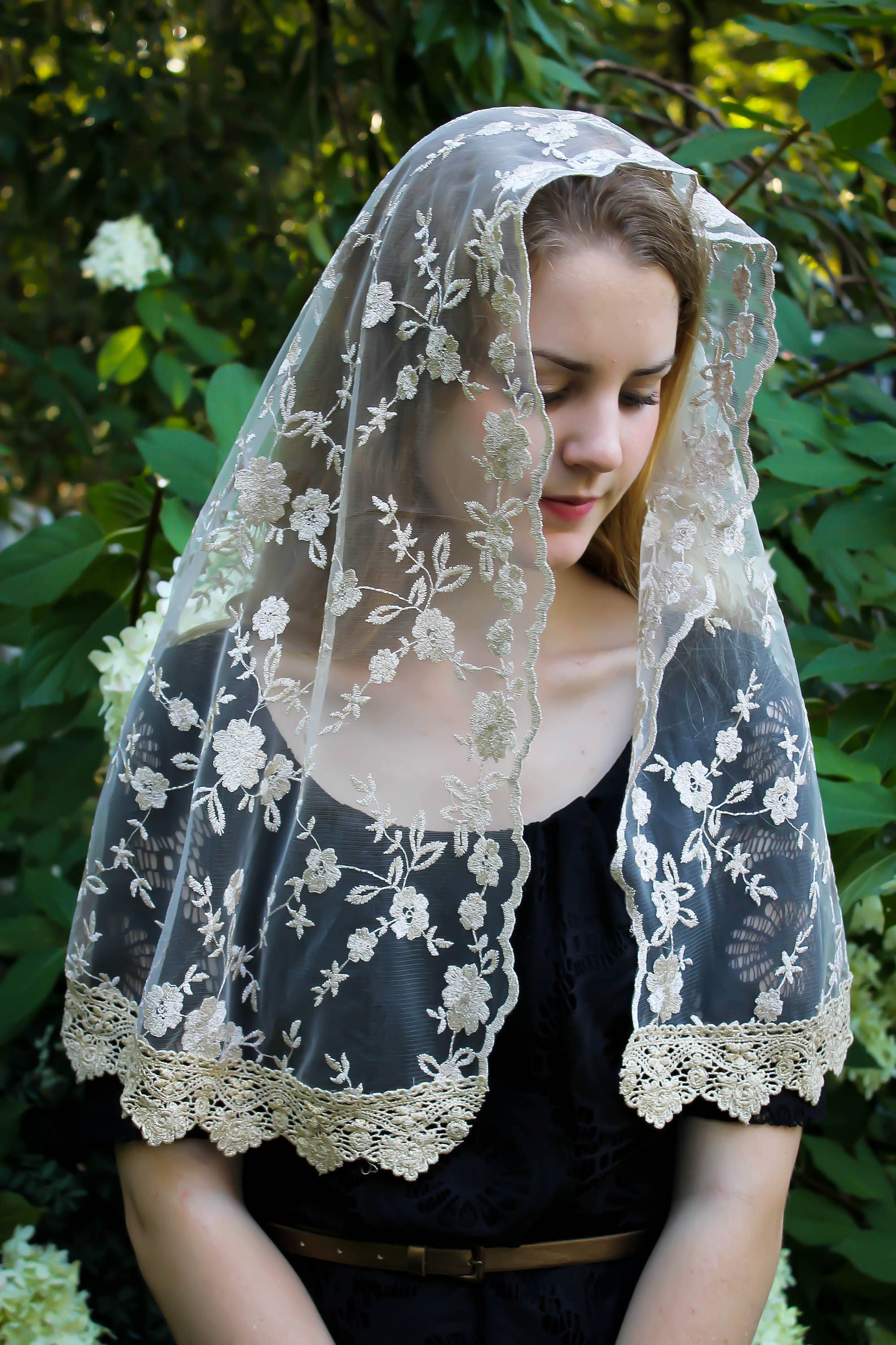 Evintage Veils Lovely Soft Gold Embroidered Traditional Vintage