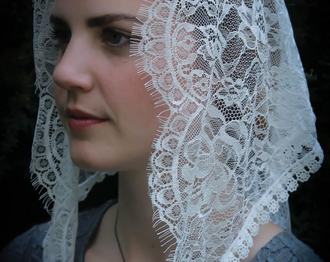 Evintage Veils~ White Spanish Style  Mini Veil Lace Veil Triangle Shape