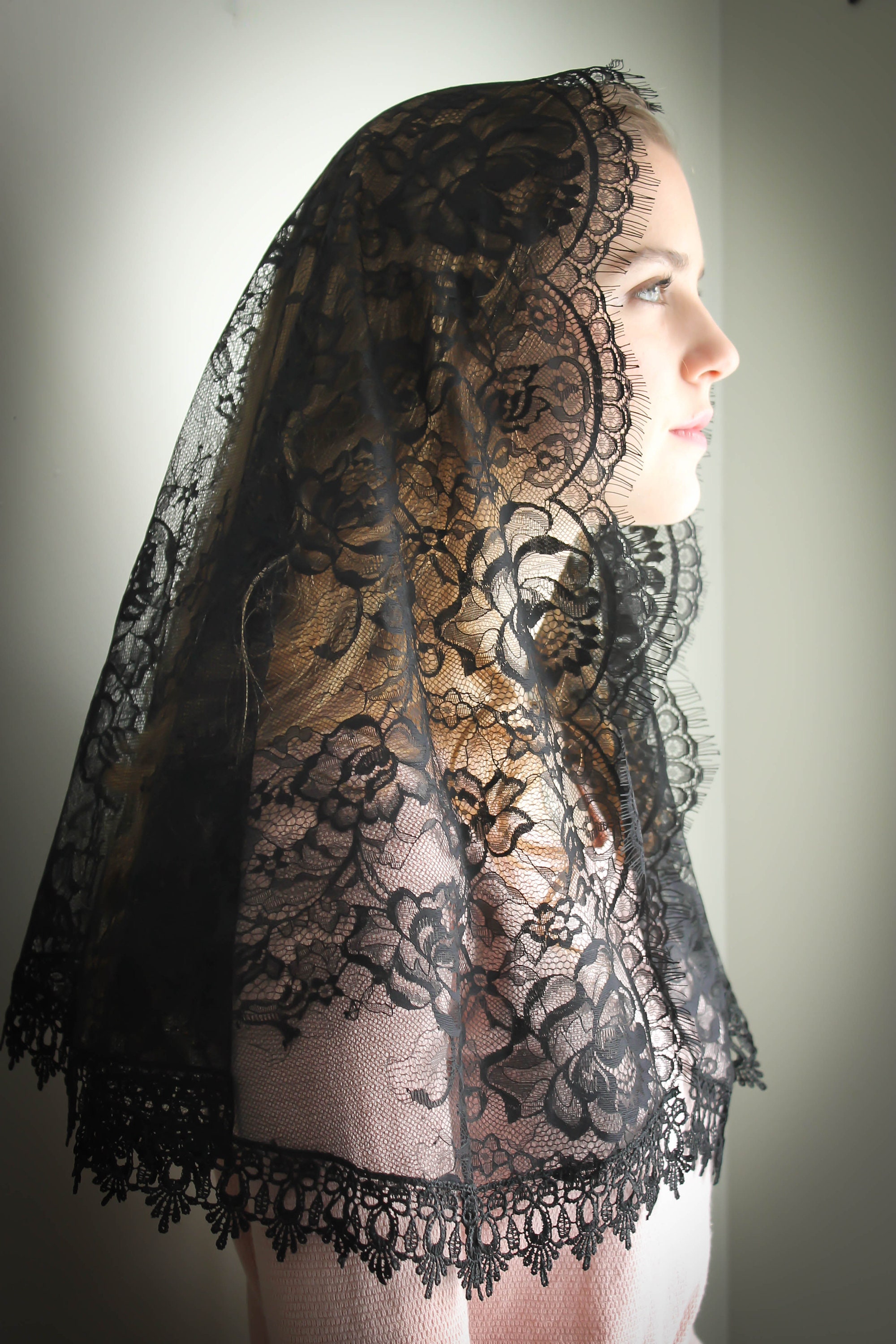 Evintage Veils Black Spanish Lace Mantilla Chapel Veil Mantilla Long D Shape OR Shawl Wrap Veil