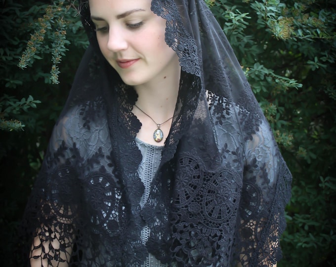 Evintage Veils~ Mater Dei Soft Black Chapel Veil Mantilla Crochet Fringe Edge Veil