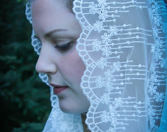 Evintage Veils~ NOT QUITE PERFECT   Regina Caeli Scalloped Soft Ivory Lace Infinity  Veil Vintage Inspired Lace Chapel Veil Scarf Mantilla