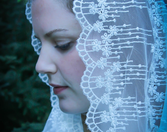 Evintage Veils~ NOT QUITE PERFECT   Regina Caeli Scalloped Soft Ivory Lace Infinity  Veil Vintage Inspired Lace Chapel Veil Scarf Mantilla