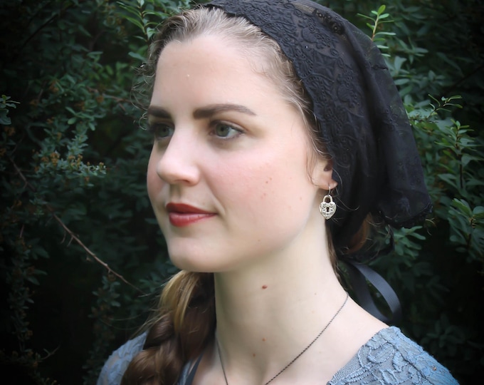 Evintage Veils~  "Our Lady of the Doves"  Lace Kerchief Mantilla Chapel Veil Black Embroidered