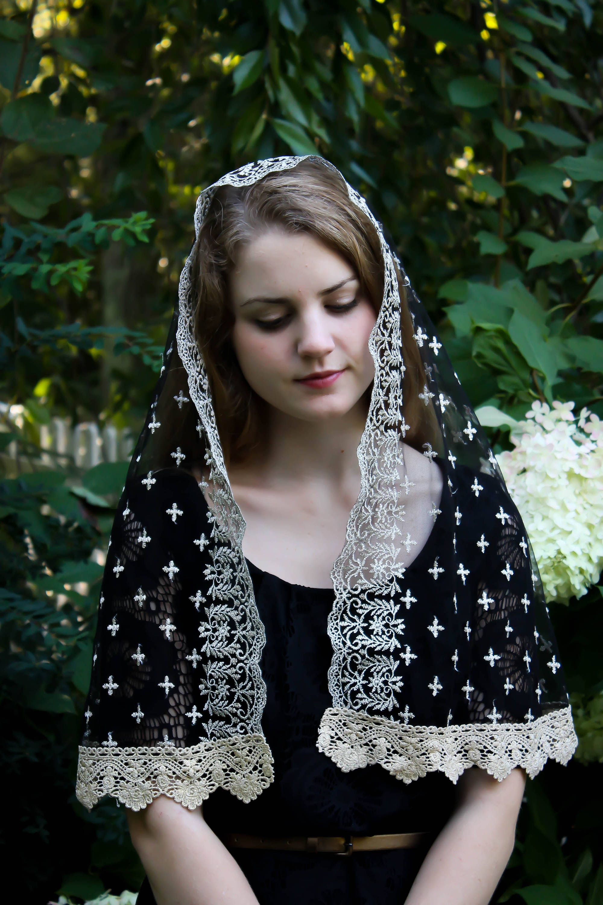 Evintage Veils Holy Cross Gold Embroidered Traditional Black Vintage