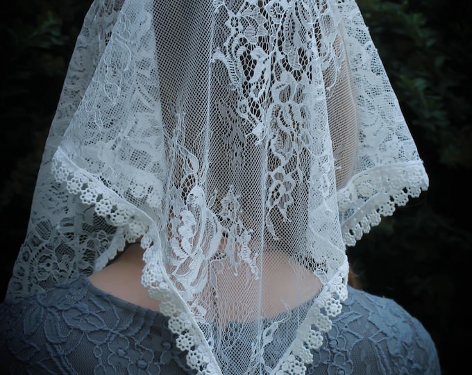 Evintage Veils~ White Spanish Style  Mini Veil Lace Veil Triangle Shape