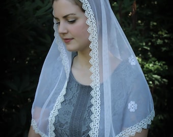 Evintage Veils~ Traditional Cream White Embroidered Lace  Vintage Inspired Lace Chapel Veil Mantilla Classic D Shaped Veil