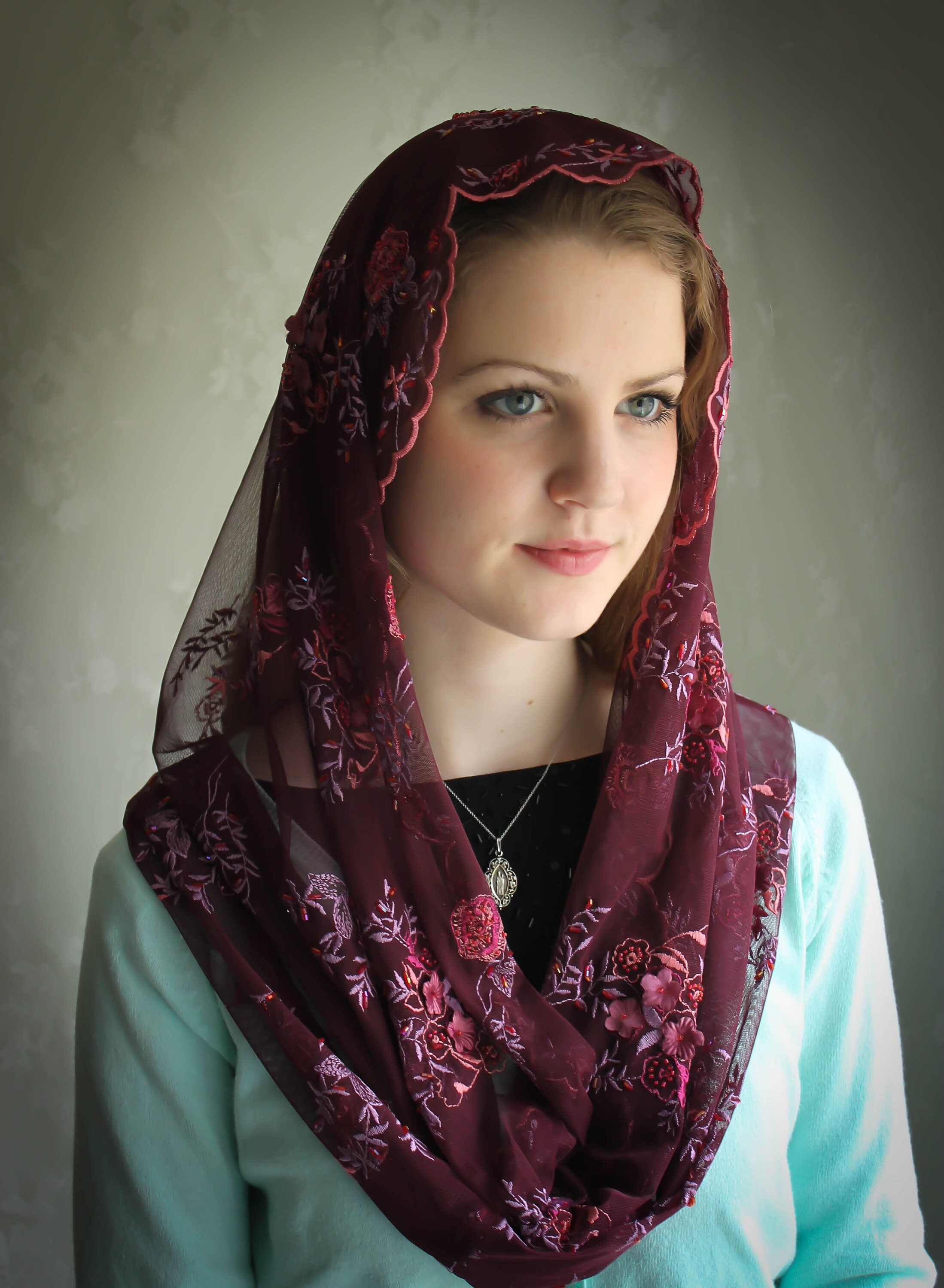 Evintage Veils Wine Multiflora Beaded Embroidered Lace Chapel Veil Mantilla Infinity Veil Latin