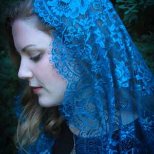 Evintage Veils ~Ready to Ship, Spanish Scalloped Edge Infinity Veil 5 Colors!! Regal Blue