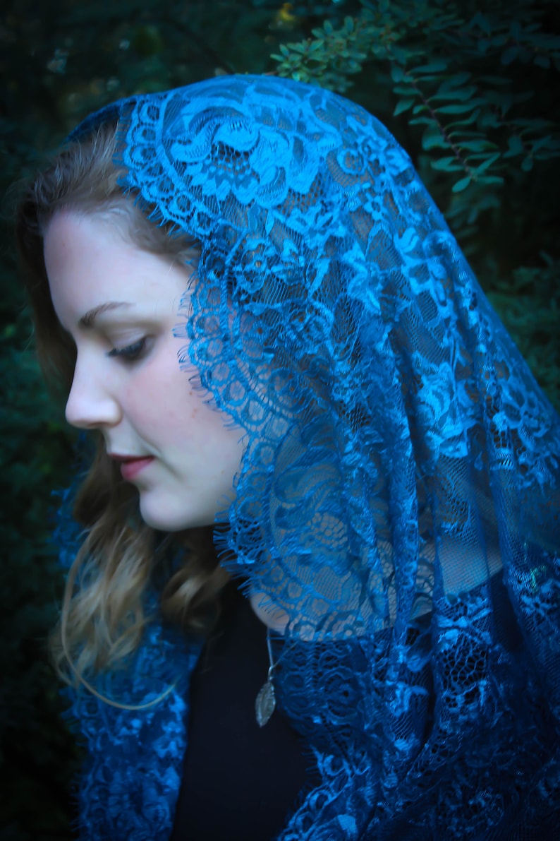 Evintage Veils ~Ready to Ship, Spanish Scalloped Edge Infinity Veil 5 Colors!! Regal Blue