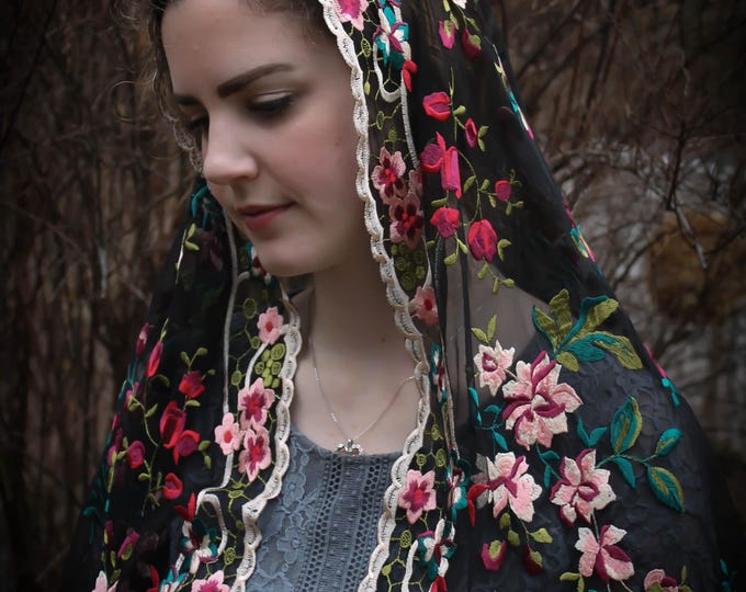 Evintage Veils~ READY TO SHIP "Beloved" D Shaped Embroidered  Lace Chapel Veil Mantilla