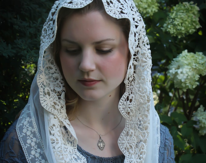 Evintage Veils~ READY TO SHIP Traditional Soft Lace French Chapel Veil Mantilla: Infinity Veil, Ivory