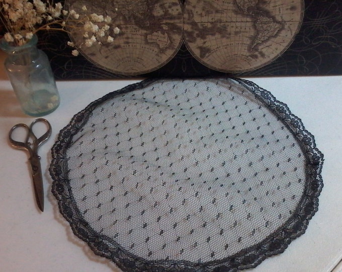 Evintage Veils: Vintage-Inspired Point D'esprit  Black Dot Chapel Veil