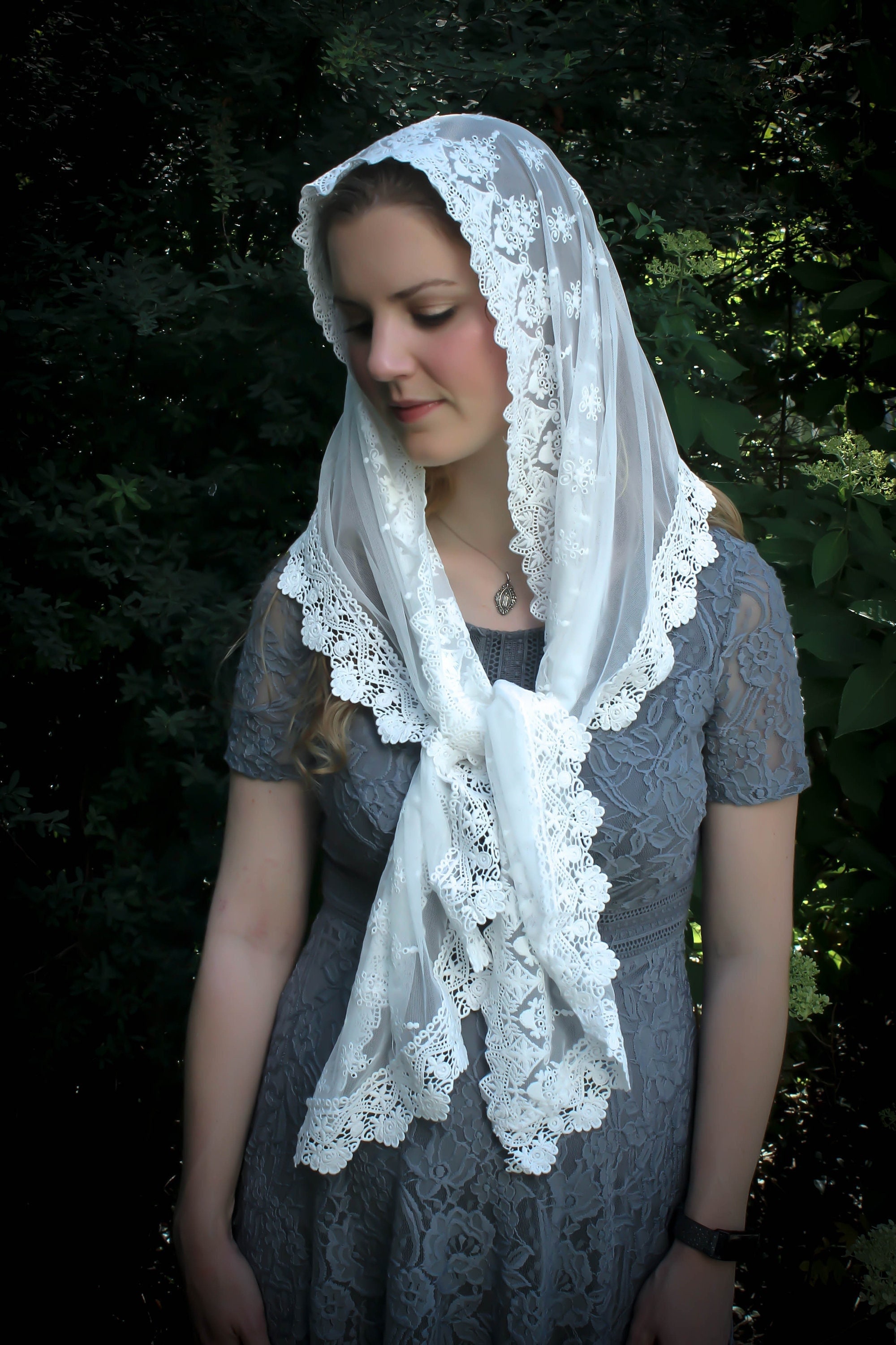 evintage-not-quite-perfect-our-lady-of-the-doves-lace-wrap-style