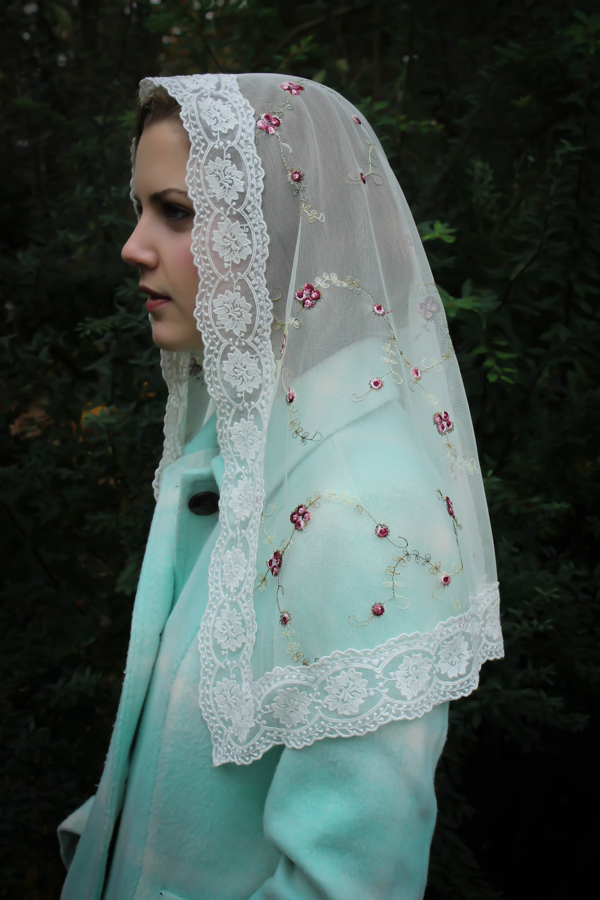 Evintage Veils St Therese Ivory Floral Embroidered Lace Mantilla