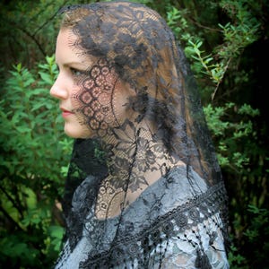 Evintage Veils~ Spanish Style Black or  White Triangle Style Chapel Veil Mantilla Latin Mass