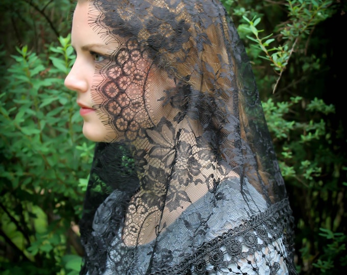 Evintage Veils~ Spanish Style Black or  White Triangle Style Chapel Veil Mantilla Latin Mass