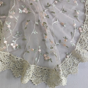 Evintage Veils~Elegant Gold Princess Style Traditional Catholic Embroidered  Lace  Mantilla Chapel Veil