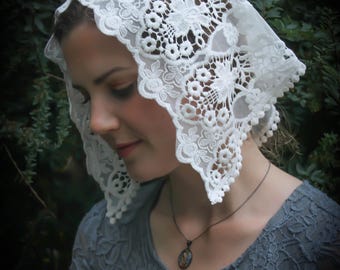 Evintage Veils~Our Lady of the Rosary Chapel Veil Mantilla: Mini Triangle