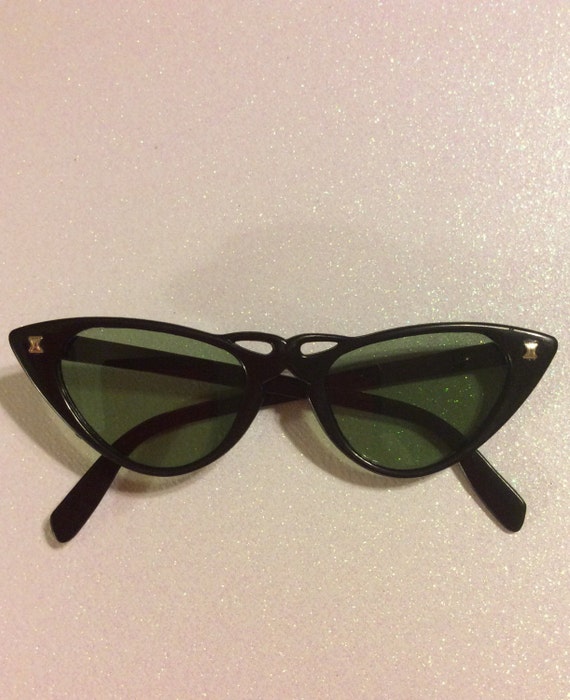 Vintage 1950s Black Cat Eye Sunglasses