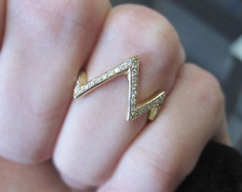 14K Gold Diamond Lightning Bolt Heartbeat Zig-Zag Stackable Ring 6J7723