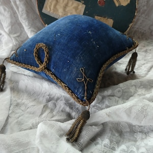Superb Antique 19th Century Cobalt Blue Velvet Boudoir Display Pillow from a French Wedding Dome, Ring Cushion, Hatpins