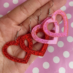 Pendientes de corazón súper brillantes con cierre de gancho o clip en rosa o rojo