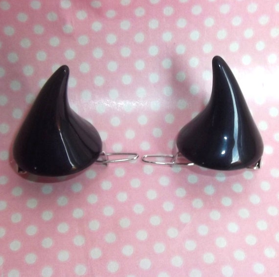 thumbnail interactive-video image 1 of Gothic Devil Horn Hair Clips - Black Resin Edge Hairpins For Halloween & Cosplay 1 of 9