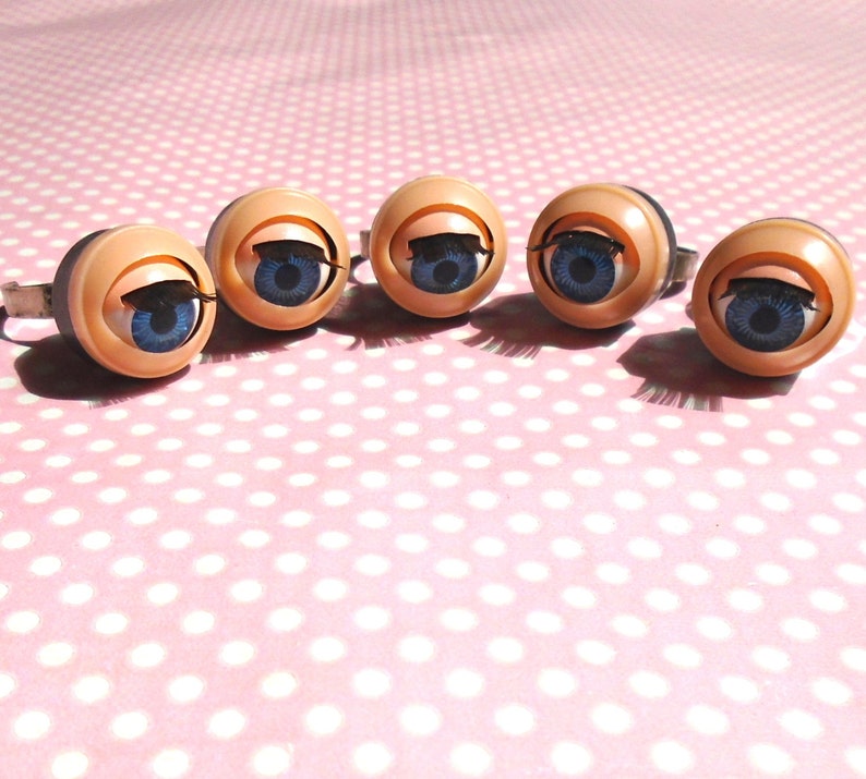 I am doll eyes ring