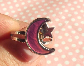 90s crescent moon mood ring