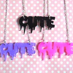 LAATSTE PAAR!! Griezelig schattige glitterketting in roze, paars of zwart