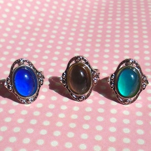 90s ornate gemstone mood ring