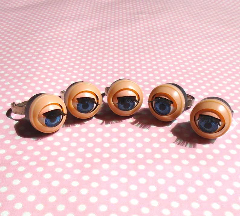 I am doll eyes ring