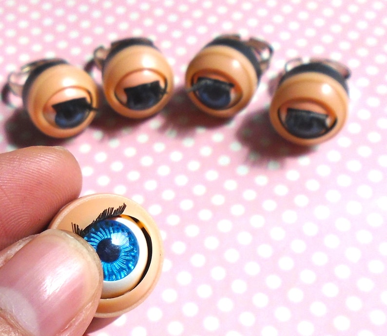 I am doll eyes ring