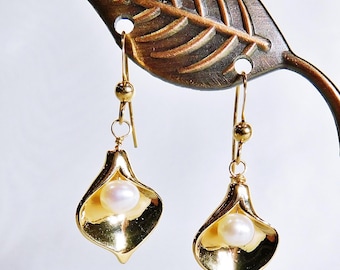 Goldene Calla Lilie Ohrringe