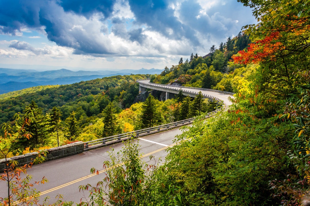 Llin Ridge Linn Cove Viaduct, Linville Gorge, Blue Ridge Parkway, Linville, North ...
