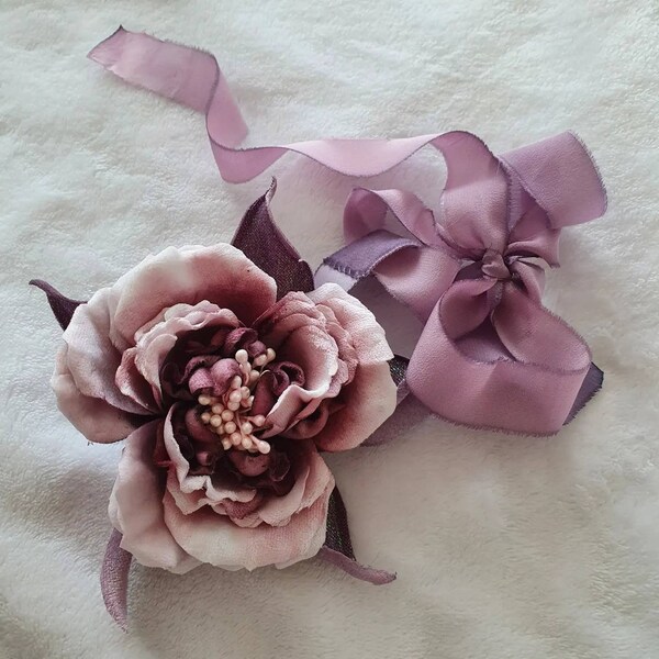 Dusky Pink flower Choker, Flower Corsage, Velvet flower choker, Velvet necklace with a hand-painted Velvet rose, Velvet rose flower Corsage