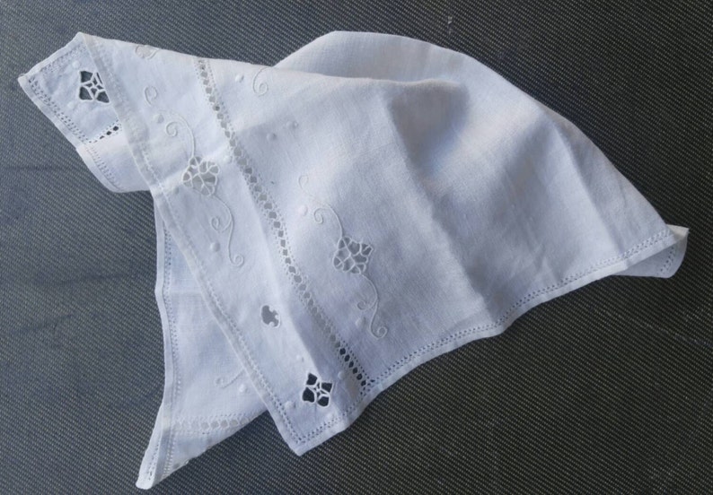Vintage Linen Runner White Work Embroidery White Linen Embroidered Textile Table Cloth Heirloom Linen Whitework Cut Out Lace White Table