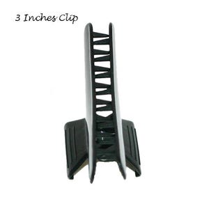以下が含まれることがあります： 黒いヘアクリップ、長さ約7.6cm、はしごのようなデザイン。 クリップは、しっかりとした暗い素材でできており、髪を固定するための歯が片側にあります。 テキスト「3 Inches Clip」が上にあります。