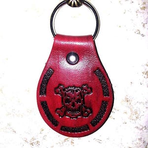 Leather Keychain with Skull Decoration