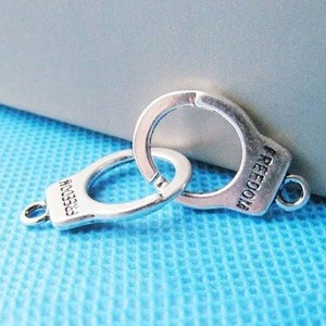 Antique Silver tone/Antique Bronze Lovely Freedom Handcuffs Connector Pendant Charm/Finding,Bracelet Charm,Necklace Charm,DIY Accessory