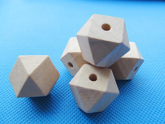 30mmx40mm Perline distanziatrici in legno naturale sfaccettato non finito fatto a mano, ricerca di fascino, 18 perline di legno con figure geometriche di edri, accessorio fai da te - Italia